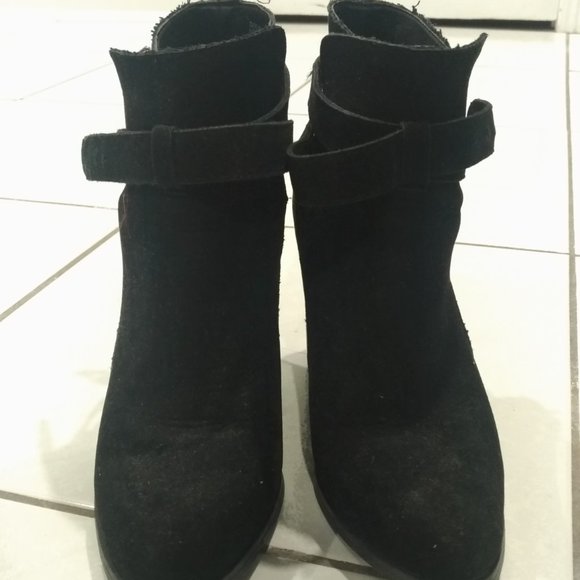 Dream Chaser Buckle Ankle Bootie - Picture 3 of 6